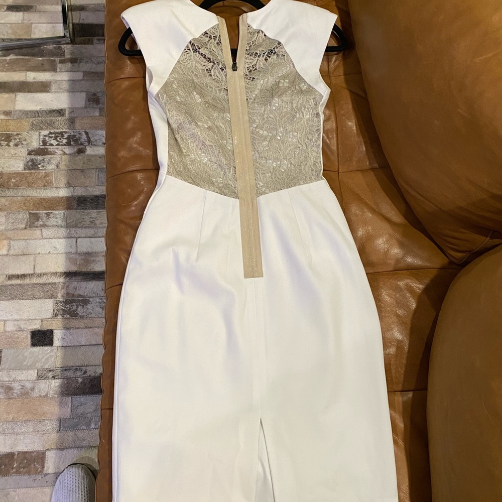 Black Halo White lace bodycon dress - Picture 3 of 6